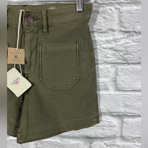 NWT Faherty Size 24” The Stretch Terry Patch Pocket Shorts - Military Green - Picture 5 of 11